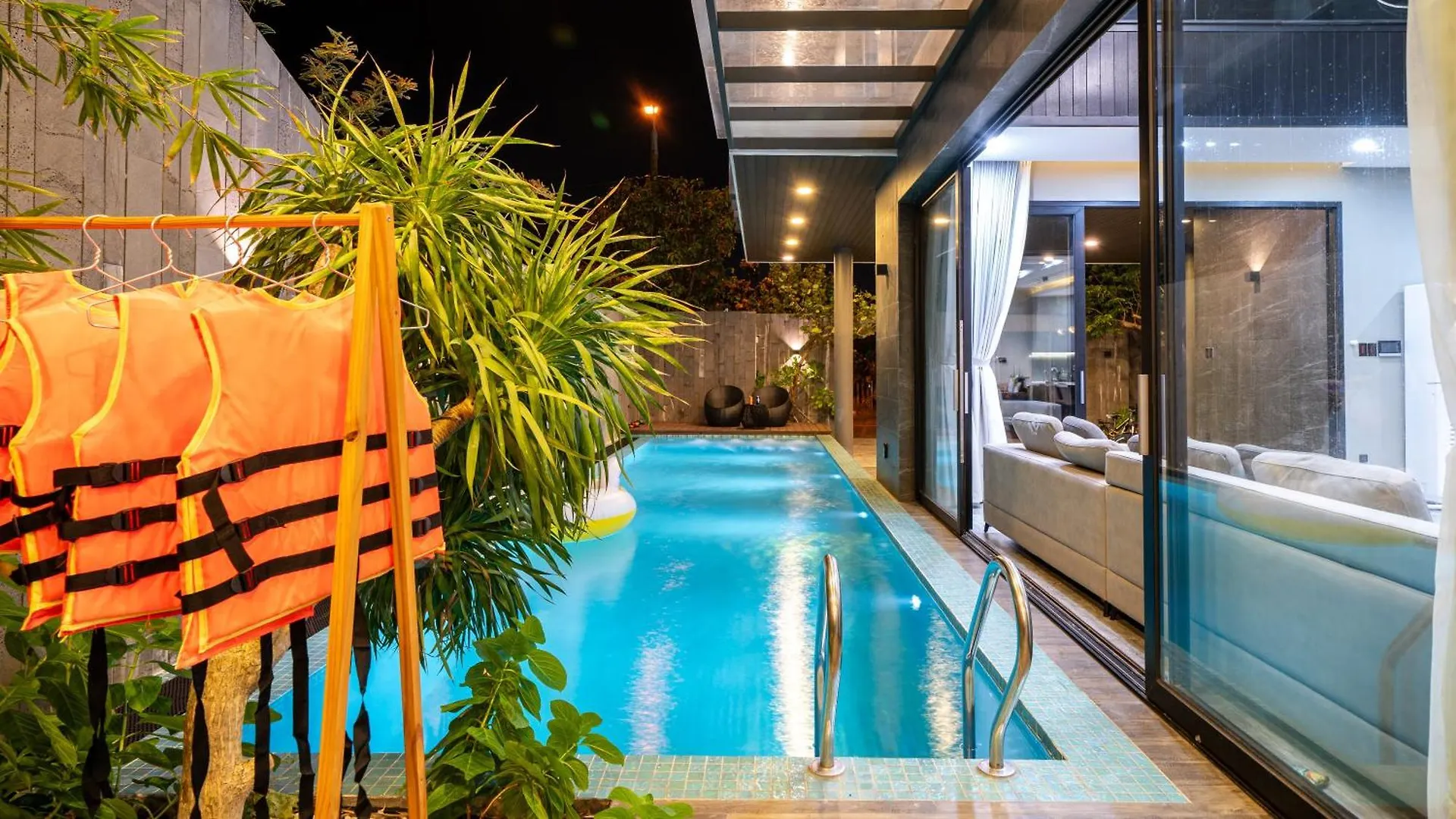 The Querencia Luxury Huge Pool Villa - Free Pick Up And Full Ac Da Nang Vietnam