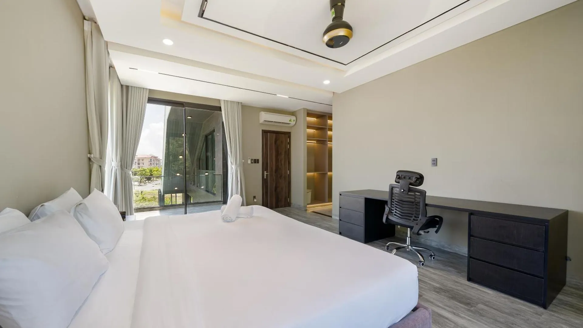 The Querencia Luxury Huge Pool Villa - Free Pick Up And Full Ac Da Nang