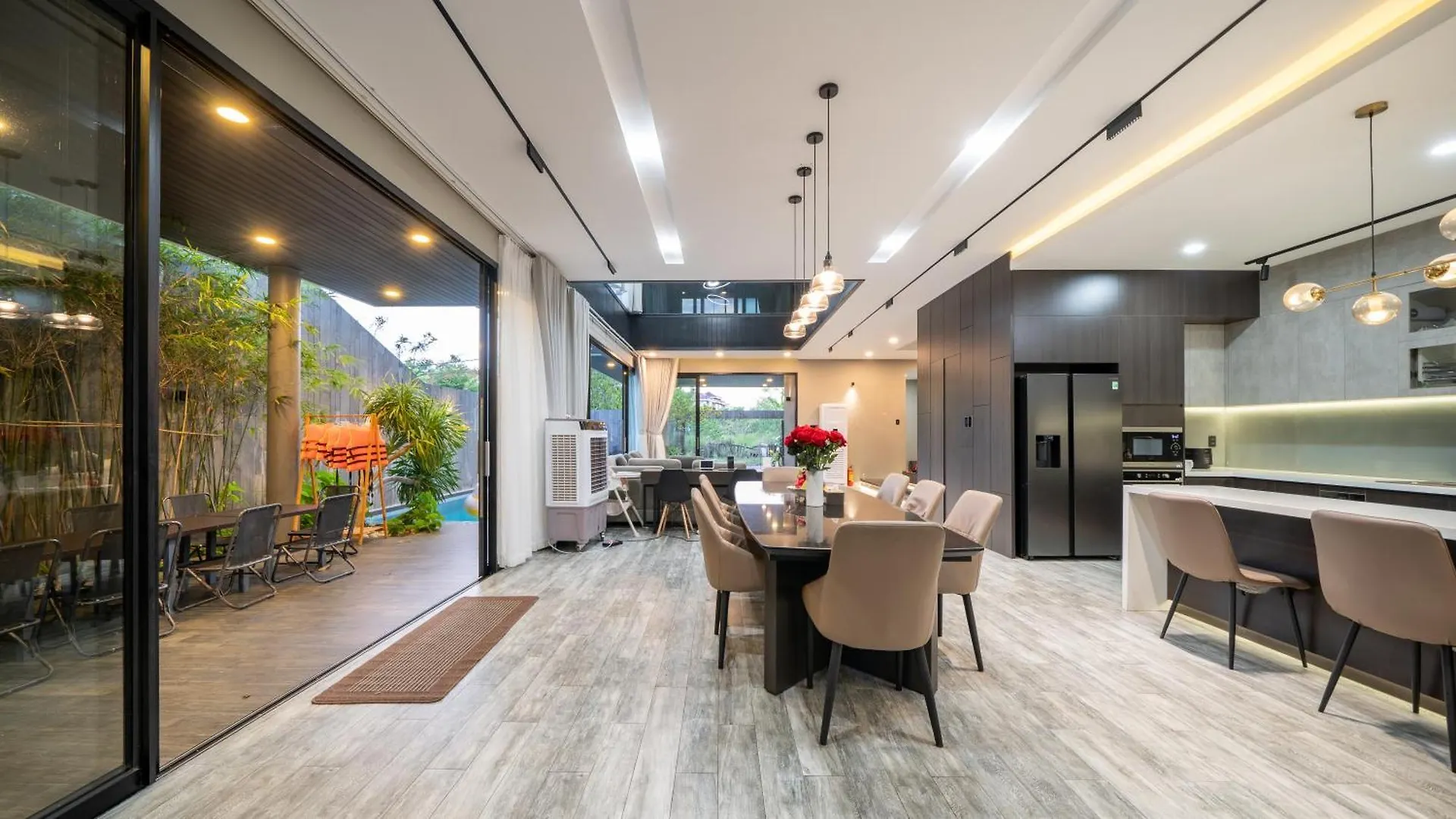 The Querencia Luxury Huge Pool Villa - Free Pick Up And Full Ac Da Nang 0*,  Vietnam