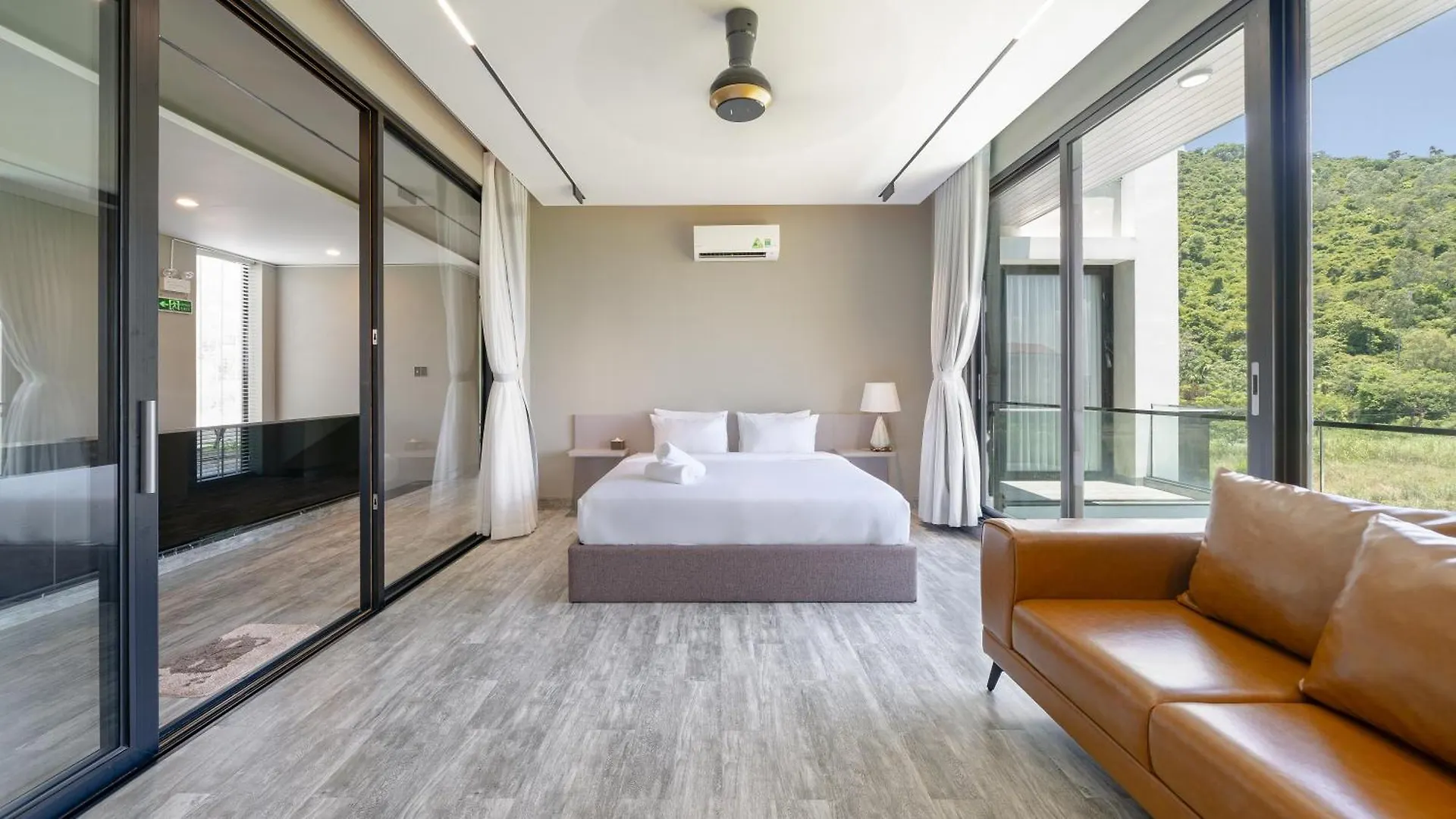 The Querencia Luxury Huge Pool Villa - Free Pick Up And Full Ac Da Nang