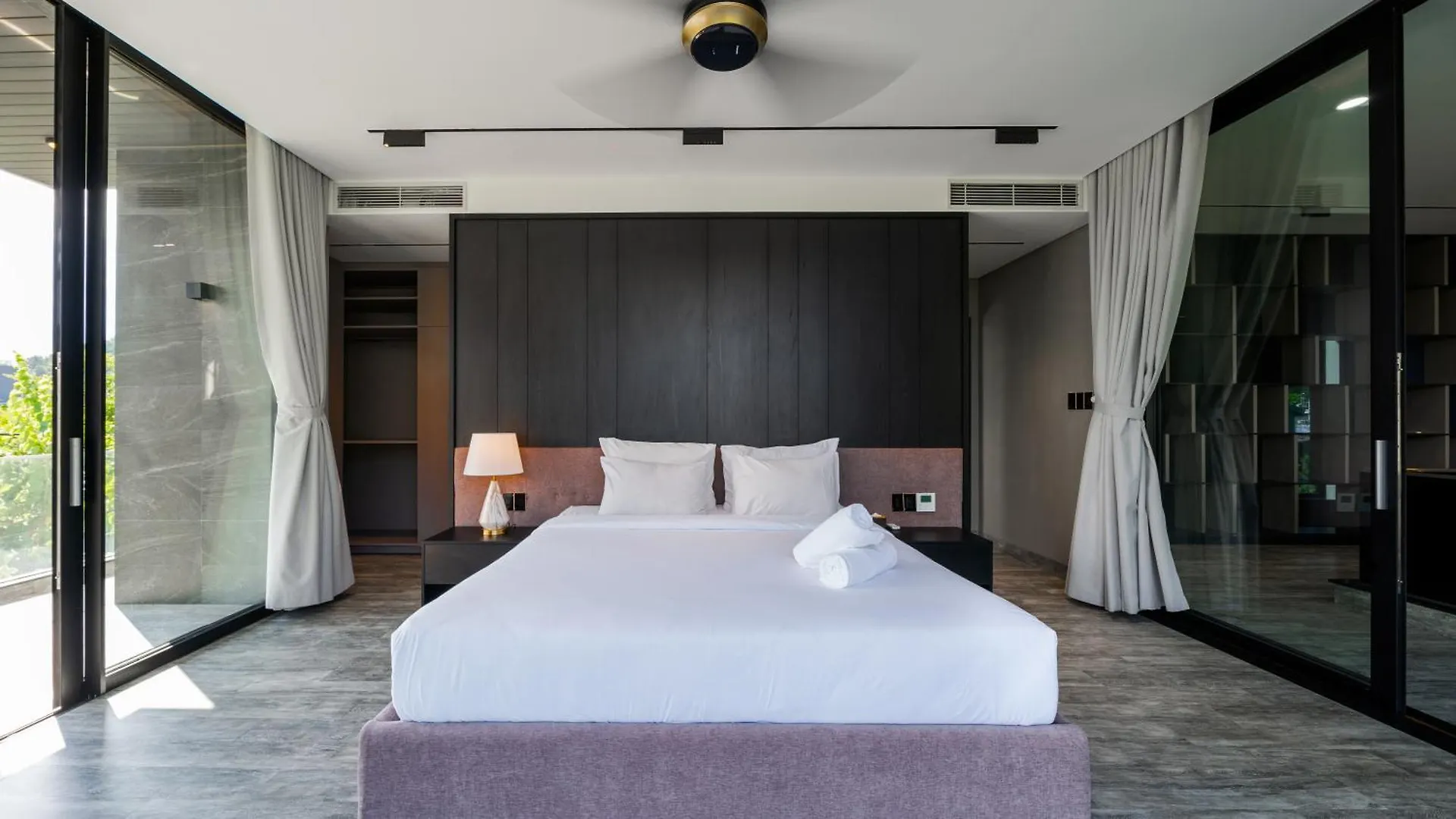 The Querencia Luxury Huge Pool Villa - Free Pick Up And Full Ac Da Nang 0*,  Vietnam