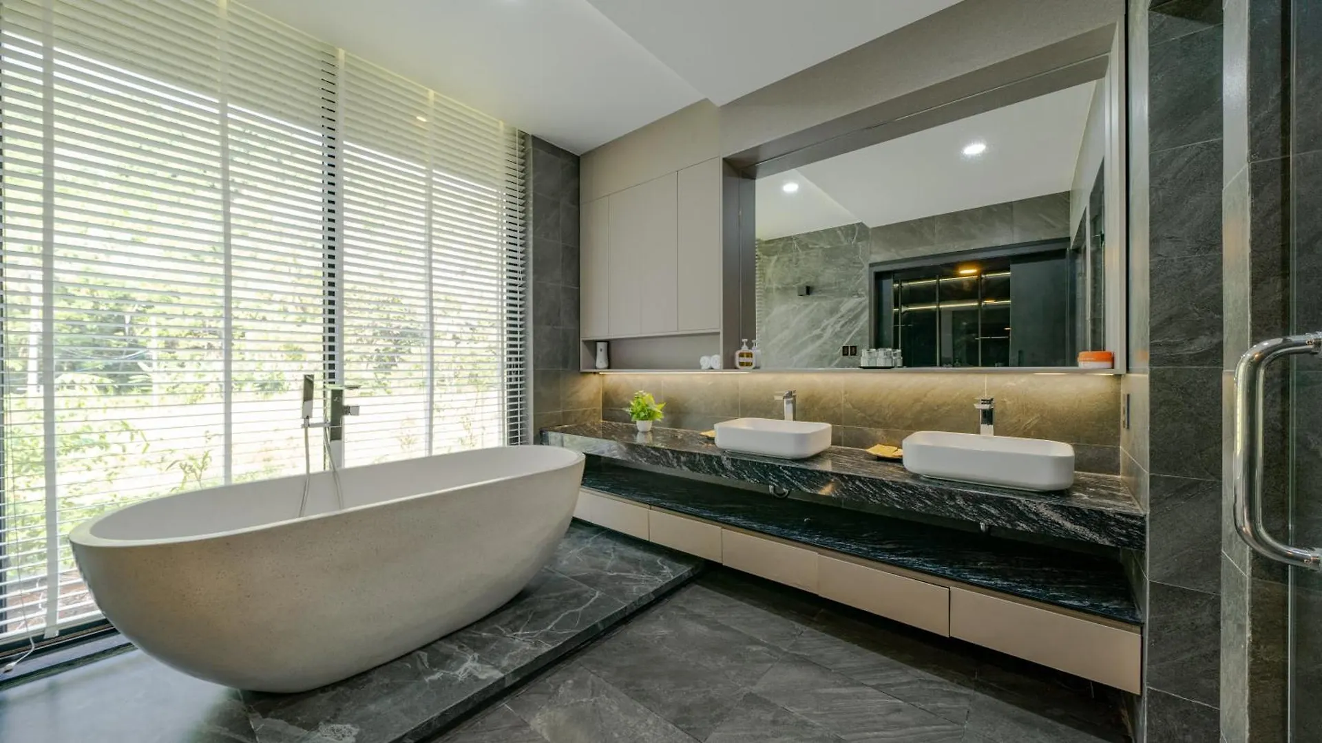 The Querencia Luxury Huge Pool Villa - Free Pick Up And Full Ac Da Nang