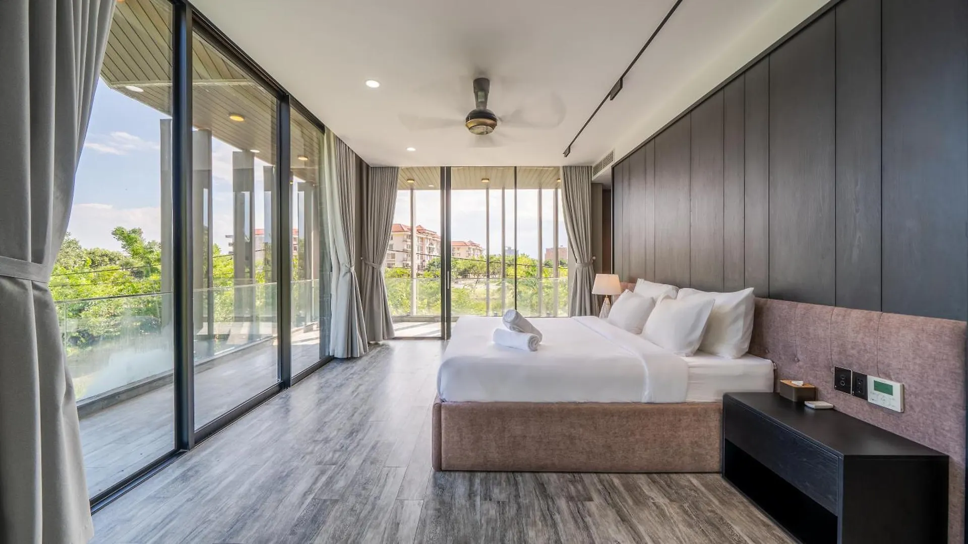 The Querencia Luxury Huge Pool Villa - Free Pick Up And Full Ac Da Nang 0*,