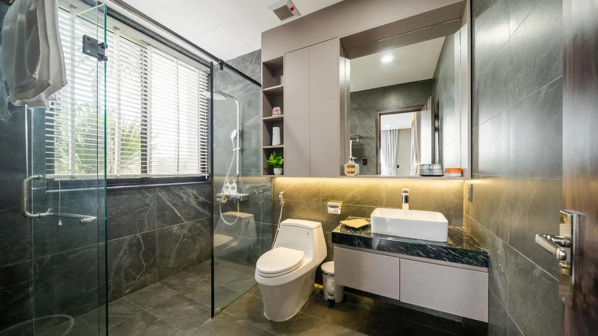 The Querencia Luxury Huge Pool Villa - Free Pick Up And Full Ac Da Nang