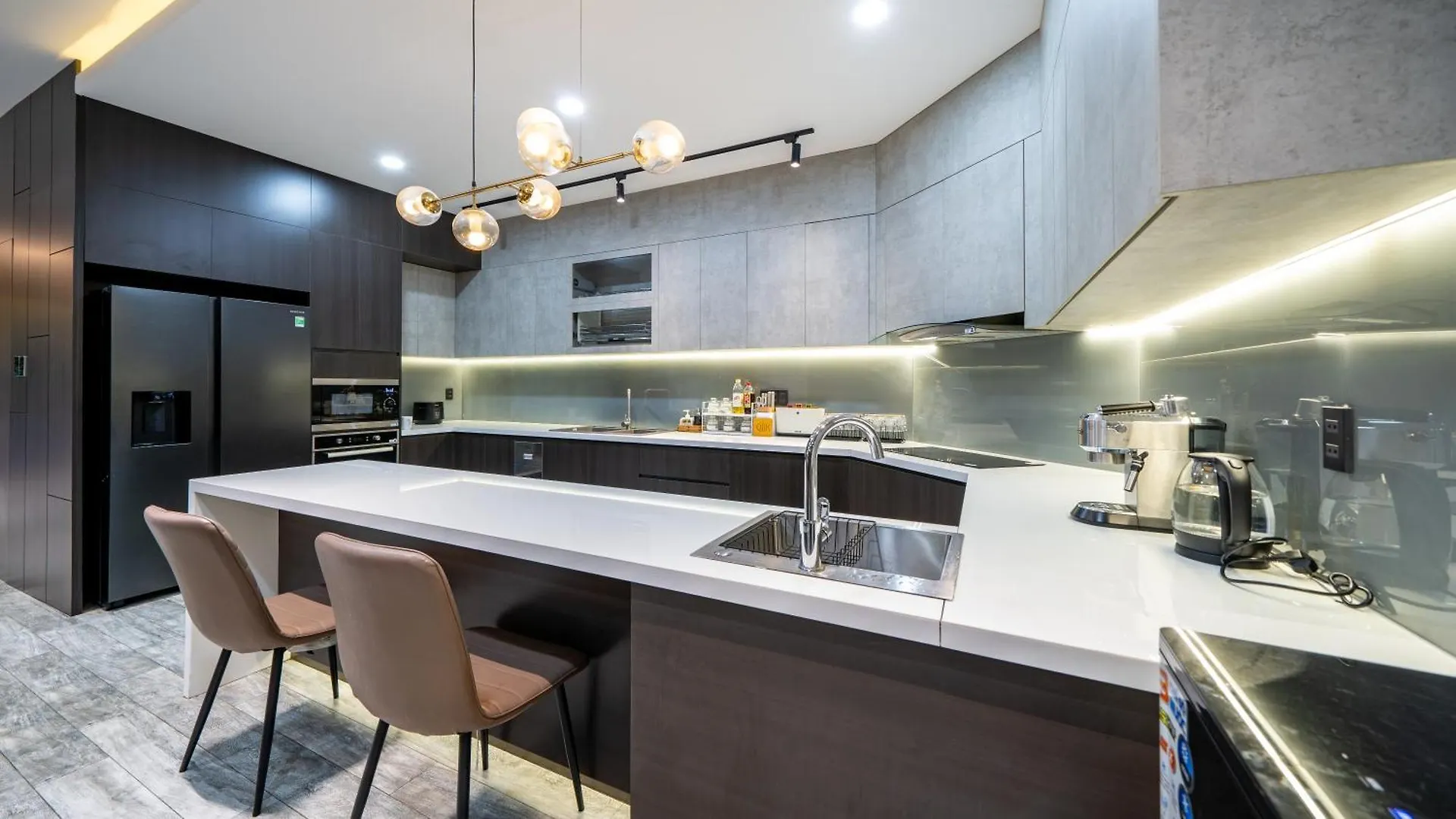 The Querencia Luxury Huge Pool Villa - Free Pick Up And Full Ac Da Nang